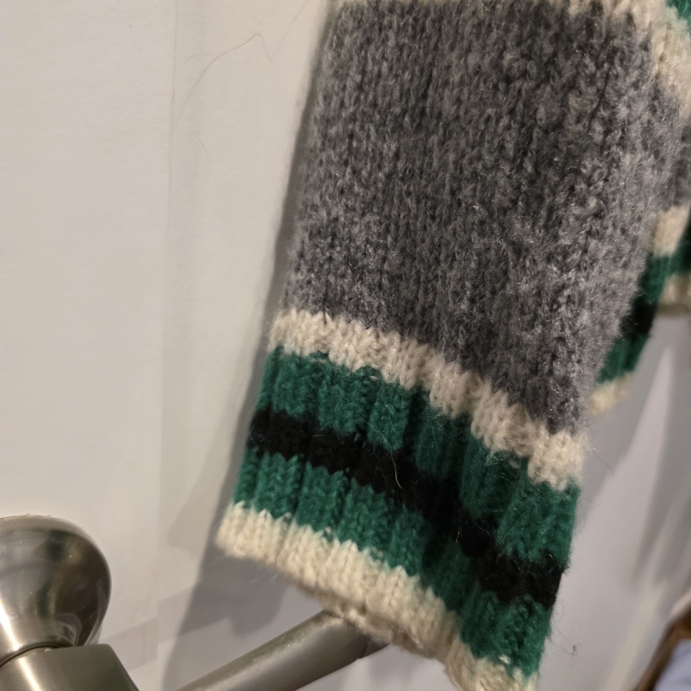 Urban Outfitters Womens Striped Boyfriend Sweater Oversized Gray Green XS Preppy - Picture 4 of 7